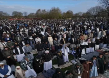 Islamists offering namaz in Birmingham