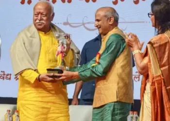 Sarsanghchalak Launches Biography of Vaidya P.Y. Khadiwale in Pune