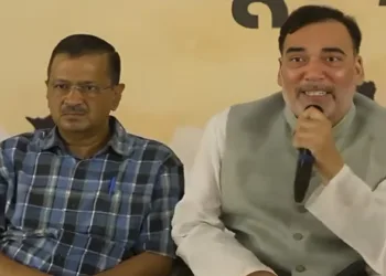 AAP leader Arvind Kejriwal (Left) and AAP leader Gopal Rai (Right)