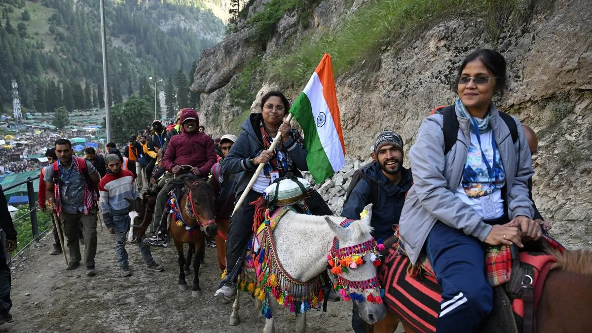 Amarnath Yatra 2025: Over 70,000 pilgrims join Yatra, laud arrangements & Indian Army, declare “No fear, only faith”