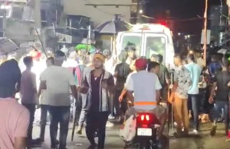 Ambulance attacked during Muharram procession