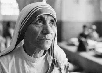 Born Anjeze Gonxhe Bojaxhiu in present-day North Macedonia, Mother Teresa