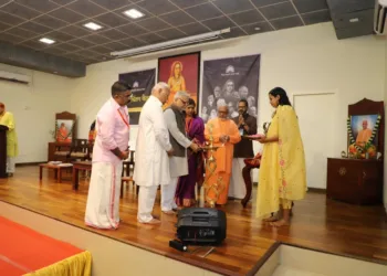 RSS Sarsanghchalak Dr. Mohan Bhagavath lighting the traditional lamp at inagural of National Chintan Baithak of Shiksha Sanskriti Utthan Nyas at at Adi Shankara Nilayam in Veliyanad, near Kochi.