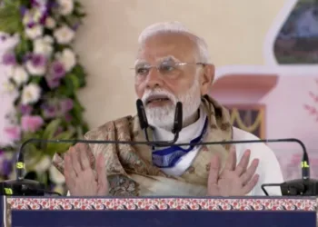 Prime Minister Narendra Modi addressing the gathering at Motihari
