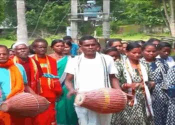 Folk singers in Odisha creating awareness about forest fire
