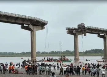 Bridge collapse in Gujarat