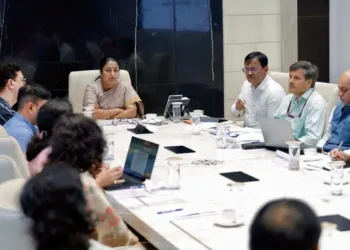 Delhi CM Rekha Gupta addressing a meeting
