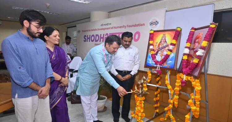 Inauguration of Shodhshala at IIIT Prayagraj with the lighting of the traditional lamp 'Shodhshala'