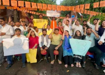 ABVP wage stage in sit-in protest