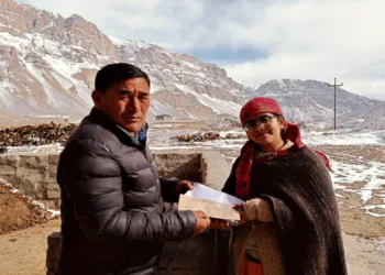 Shagun Negi delivering letters in Lahaul- Spiti