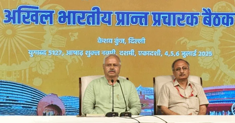 RSS Akhil Bharatiya Prachar Pramukh, Sunil Ambekar and Delhi Prant Sanghchalak Dr Anil Aggarwal