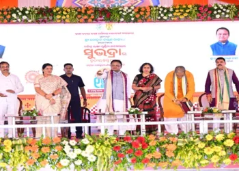 At Jaipur in Koraput district, on the occasion of the distribution of the third installment of "Subhadra," Chief Minister Mr. Mohan Charan Majhi and others