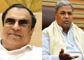 (Left) Former Congress Leader CM Ibrahim (Right) Karnataka CM Siddaramaiah