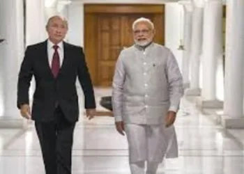 (Left) Russian President Vladimir Putin (Right) PM Narendra Modi