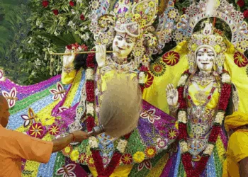 UP CM Yogi Adityanath offers prayers on the occasion of ‘Janmashtami’