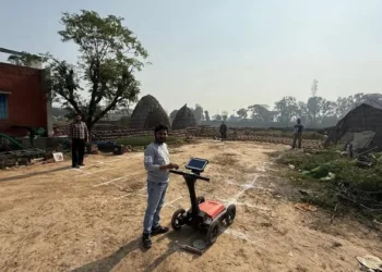 A Ground Penetrating Radar (GPR) survey being conducted by the Indian Institute of Technology (IIT) Kanpur around Topra Kalan in January 2025 (Photo: Indian Express)
