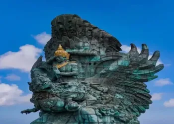 Garuda Wisnu Kencana statue