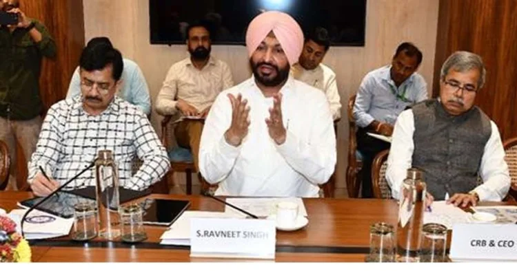 Union Minister of State for Railways and Food Processing Industries Ravneet Singh at the meeting