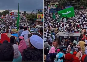 Islamists shout pro-Pakistan slogans during Eid Milad procession