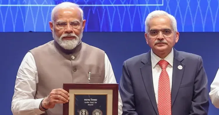 Prime Minister Narendra Modi and Principle Secretary to the Prime Minister Shaktikanta Das(File Photo)