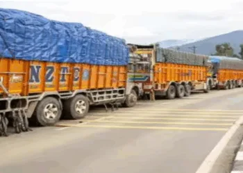 Trucks on the highway (Image Source X)
