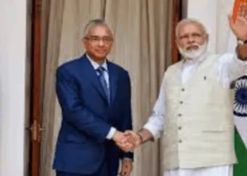(Left) Prime Minister of Mauritius, Dr Navinchandra Ramgoolam (Right)PM Narendra Modi