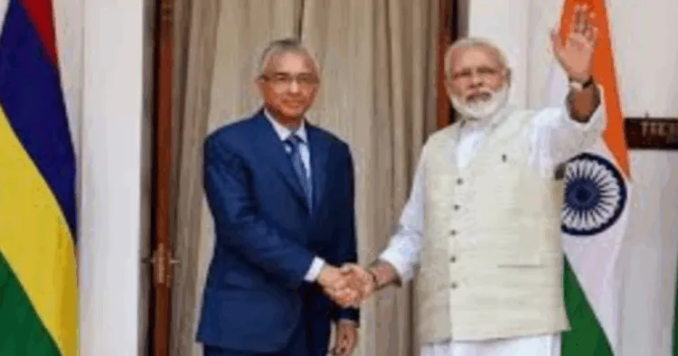 (Left) Prime Minister of Mauritius, Dr Navinchandra Ramgoolam (Right)PM Narendra Modi