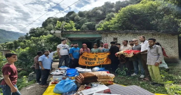 RSS and Sevabharti volunteers help the stranded flood victims in Himachal Pradesh