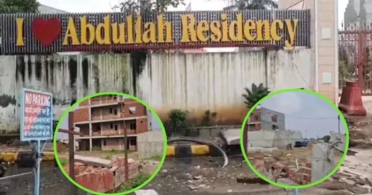 Bulldozer action against Meerut's Abdullah Residency (Source: Zee News)