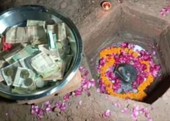 100-year-old Shivling has been discovered during mandir renovations in Bareilly