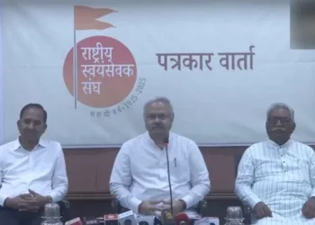 Rashtriya Swayamsevak Sangh, Akhil Bharatiya Prachar Pramukh, Sunil Ambekar (in the centre) addressing the media