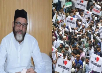 Maulana Tauqeer Raza (Left)