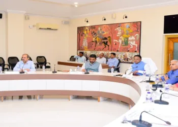 Chief Minister Mohan Charan Majhi chairing the 42nd High Level Clearance Authority meeting at Lok Seva Bhawan on 25 October 2025