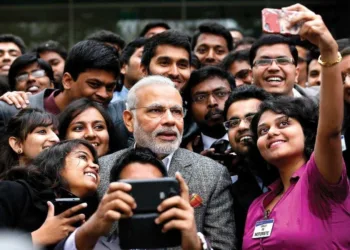 Prime Minister Narendra Modi with youth (Representative image)