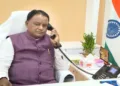 Odisha Chief Minister Mohan Charan Majhi speaking on the phone with the parents of Durgapur gangrape survivor