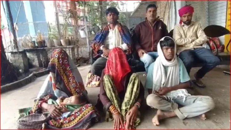 The family of deceased Kalu Solanki Bhil