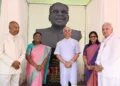 President Droupadi Murmu, former President Ram Nath Kovind, Kerala Governor Rajendra Vishwanath Arlekar with Smt. Anagha Arlekar, and Bihar Governor Dr. Arif Mohammed Khan