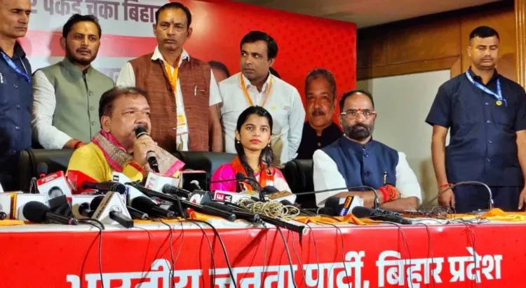 Folk singer Maithili Thakur joining the BJP in Patna, Image X [maithilithakur]