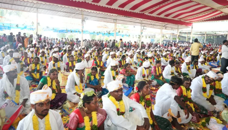 Mass wedding of 108 Chenchu couples by Vanavasi Kalyan Parishad at Achampet, Telangana