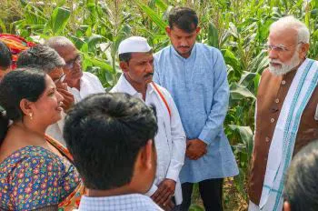 PM Modi with farmers and experts (Old Image)
