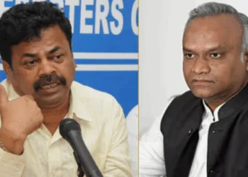 (Left) BJP leader MP Renukacharya (Right) Minister and Congress leader Priyank Kharge