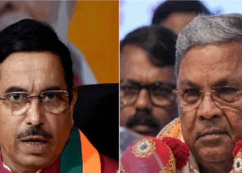 (Left) BJP leader Prahlad Joshi (Right) Karnataka CM Siddaramaiah