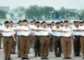 RSS Karyakartas taking a pledge