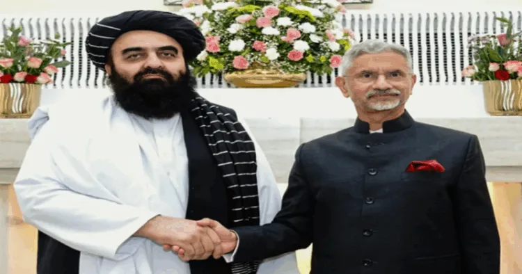 (Left) Afghanistan Foreign Minister Mawlawi Amir Khan Muttaqi (Right) India's Foreign Minister S Jaishankar
