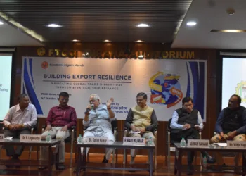 Sri K Hanamndlu, Dr. S. Lingamurthy,
Sri. Satish Kumar
Sri S Ravi Kumar,
Prof. Ashwani
Mahajan
Sri Vidya Sagar (Left to Right) at SJM Seminar in Hyderabad