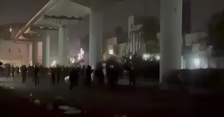 Lahore erupts in chaos as tensions escalate between Punjab police, TLP