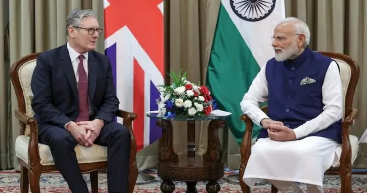 (Left)UK Prime Minister Keir Starmer (Right) PM Narendra Modi