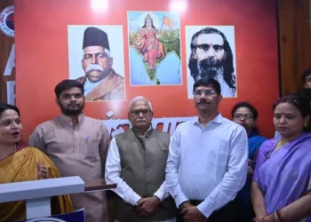 Swant Ranjan, Akhil Bharatiya Pracharak Pramukh of the RSS at the exhibition on 100 years of RSS