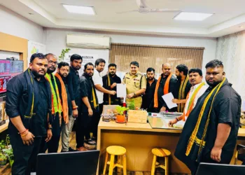 BJYM Telangana presenting letter to Telangana Police officer