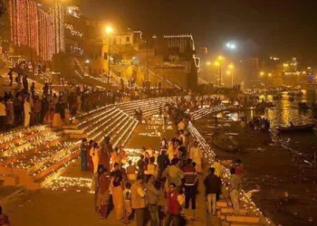 Ghats of Kashi illuminated with the Diyas